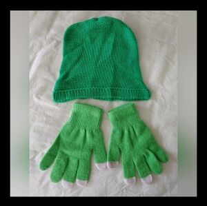 EUC Handmade cotton beanie hat/acrylic gloves